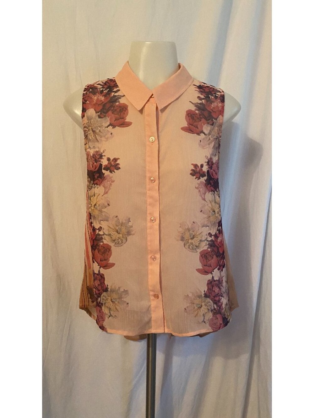 BONGO Peach Floral Sheer Lace Button Front Blouse